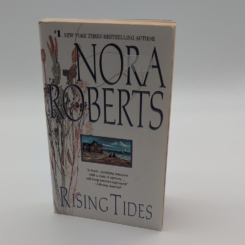 💵2/$10Bundle and Save💵Nora Roberts 'Rising Tides' Book